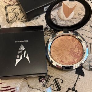 MAC Cosmetics Highlighter - Radiant Gold